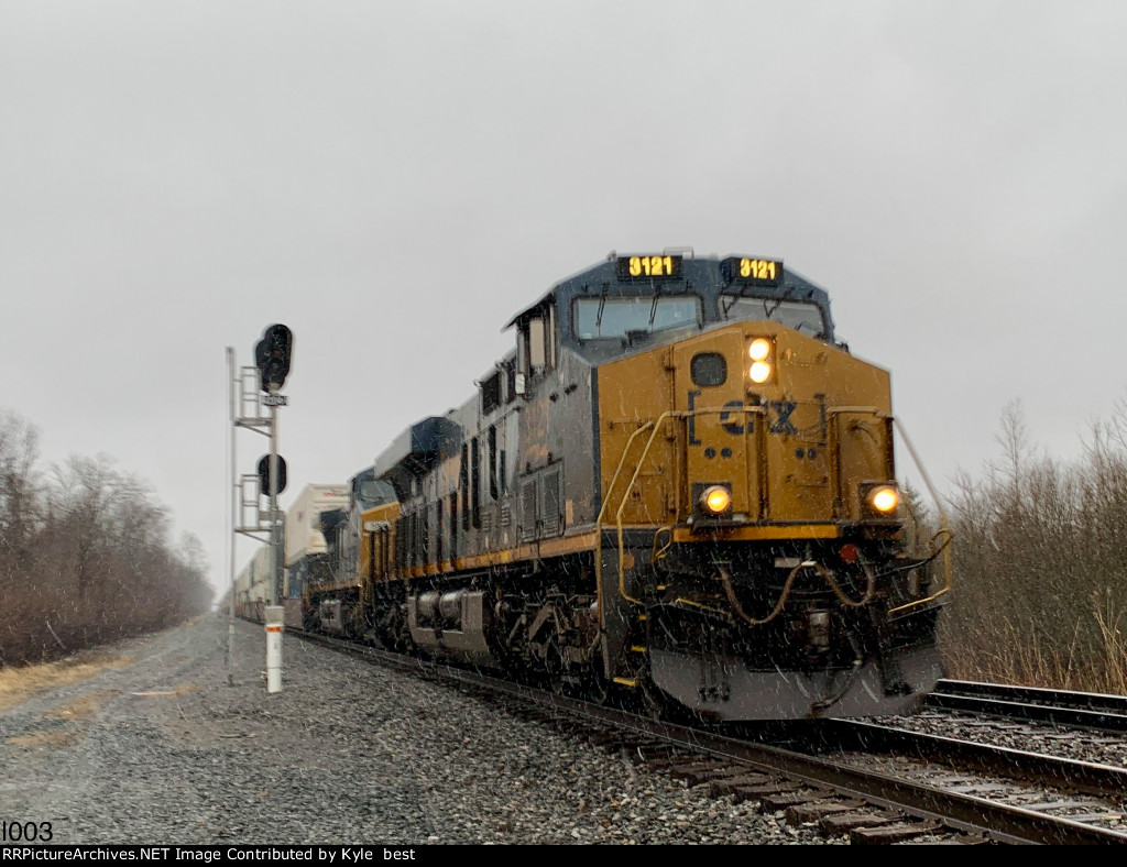 CSX 3121 on I003